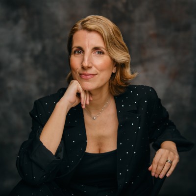 Professional portrait of Mónica Mirpuri Matias, founder of MM Literary Agency